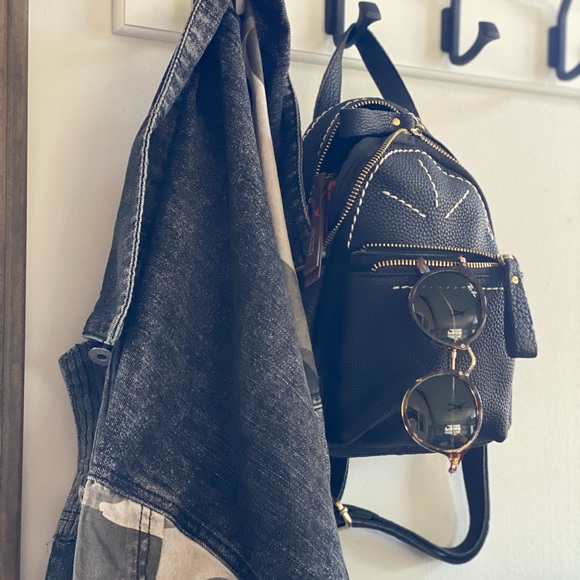 POL BLACK 🖤 LEATHER BACKPACK PURSE-perfect! 🌻 - Picture 3 of 10